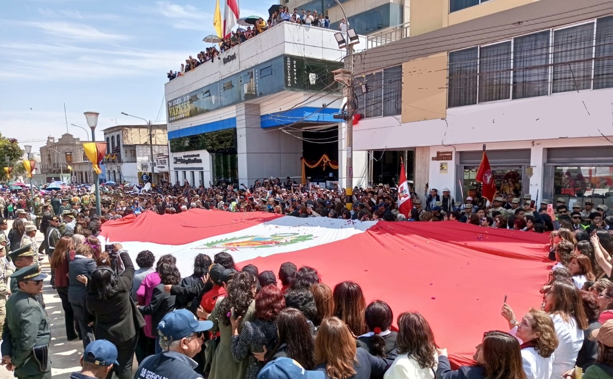 Procesión de la Bandera en Tacna durante el cautiverio, manifestación patriótica de los tacneños que mantuvieron vivo el amor al Perú durante la ocupación chilena
