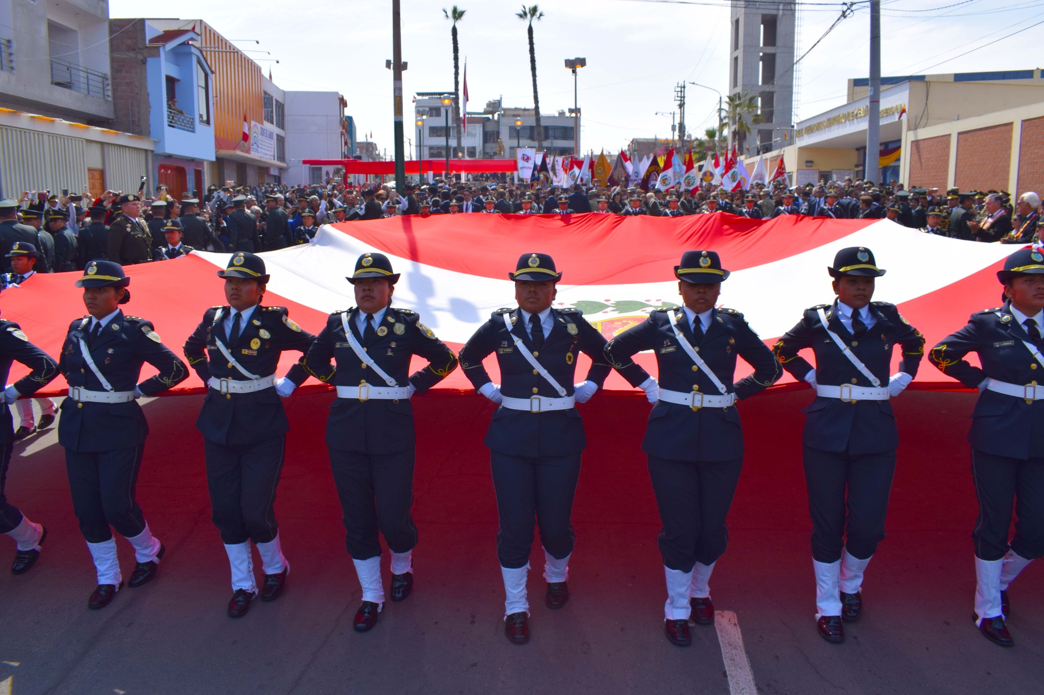 Procesión de la bandera peruana en Tacna durante la ocupación chilena, 1901