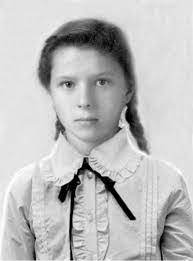 Retrato de Genoveva Ríos, niña boliviana heroína que protegió la bandera de Bolivia durante la invasión chilena a Antofagasta