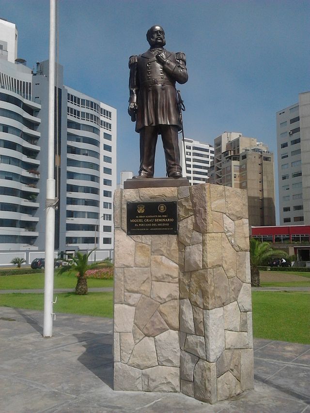 Monumento a Miguel Grau en Miraflores