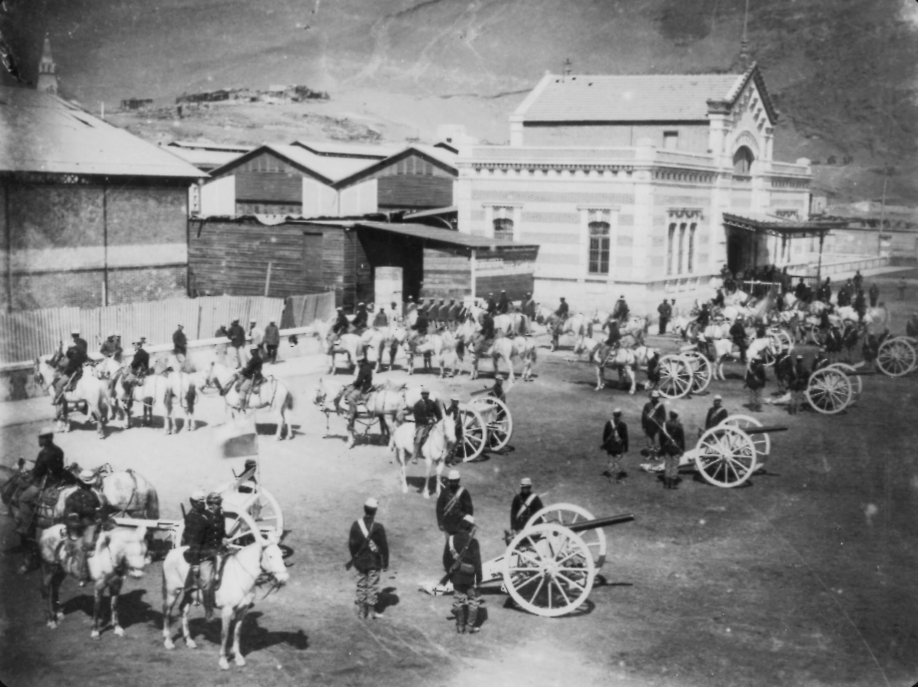 Batería de artillería de Chile con cañones Krupp tras la batalla de Arica