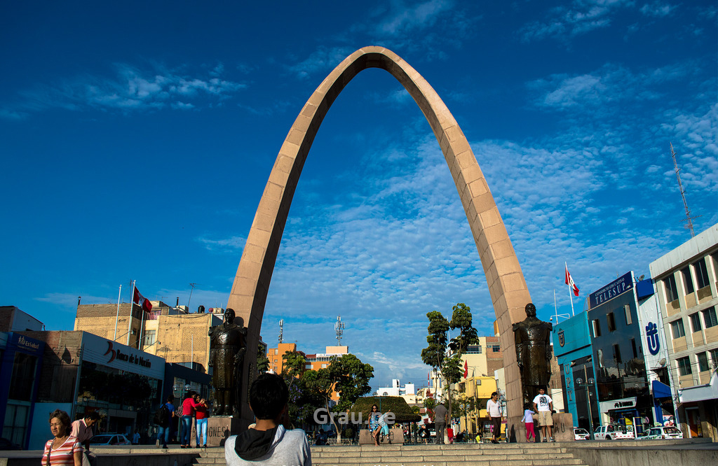 Monumento a Miguel Grau en Tacna